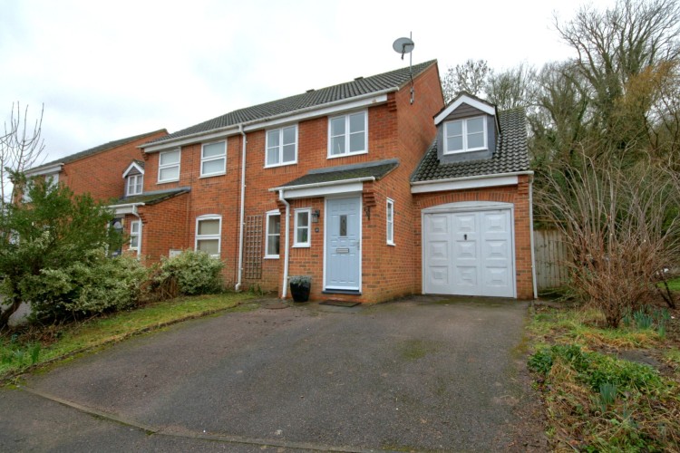 4 Bed Semi-detached House For Sale