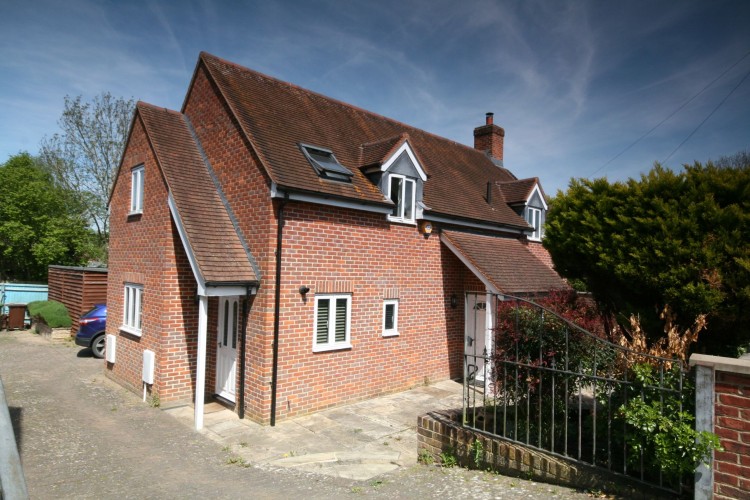 3 Bed Detached House For Sale