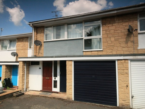 3 Bed Mid Terraced House For Sale - Photograph 1