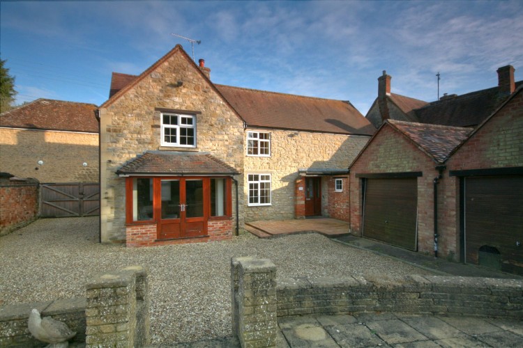 3 Bed Cottage House For Sale