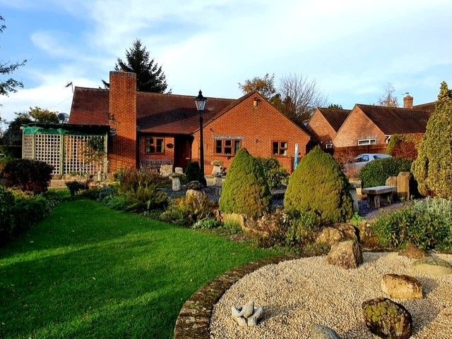 4 Bed Detached Bungalow For Sale