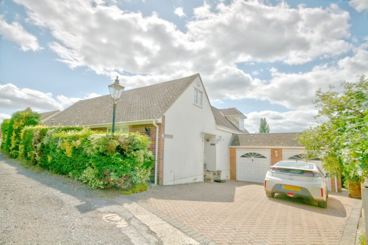 3 Bed Detached House For Sale