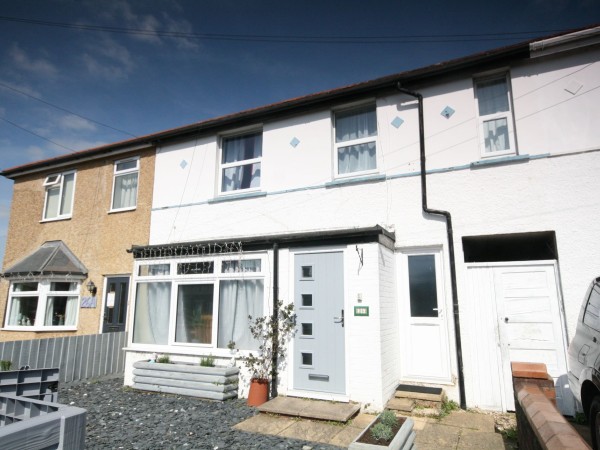 3 Bed Mid Terraced House For Sale - Photograph 1