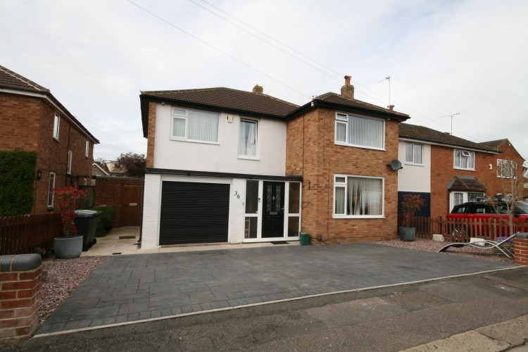 4 Bed Detached House For Sale