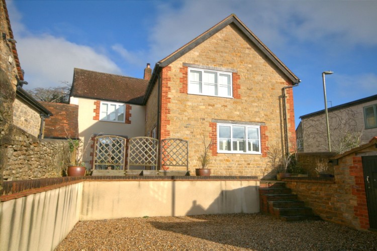 3 Bed Cottage House For Sale
