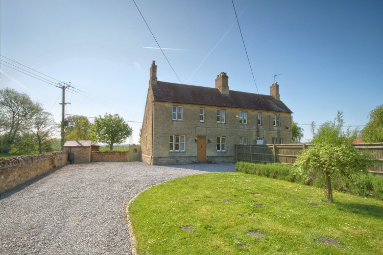 2 Bed Semi-detached House For Sale