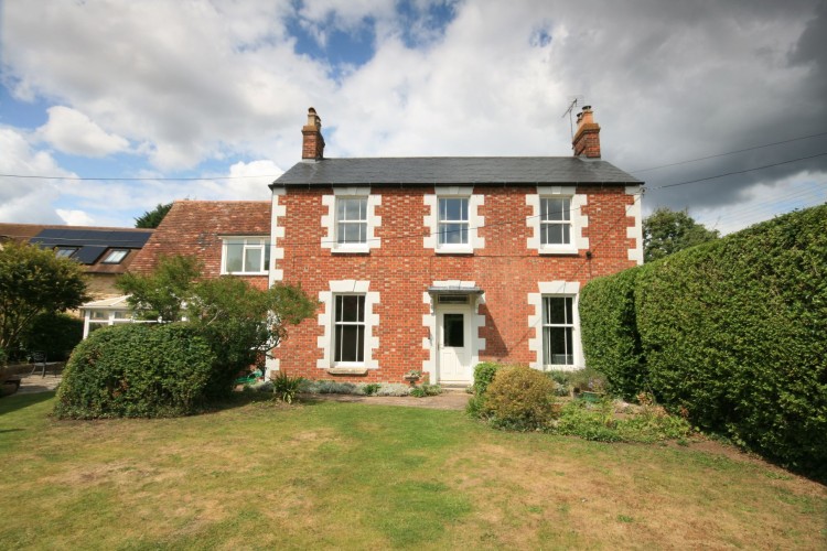 3 Bed Detached House For Sale